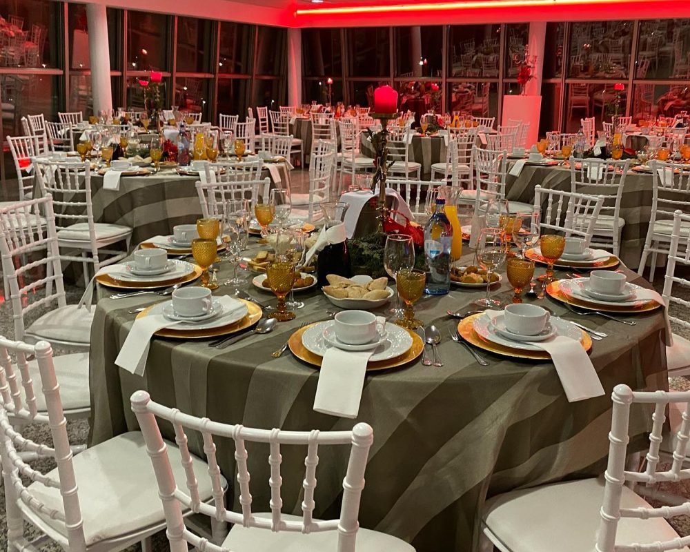 Catering de Excelência: Buffet Completo e Coffee Breaks Executivos